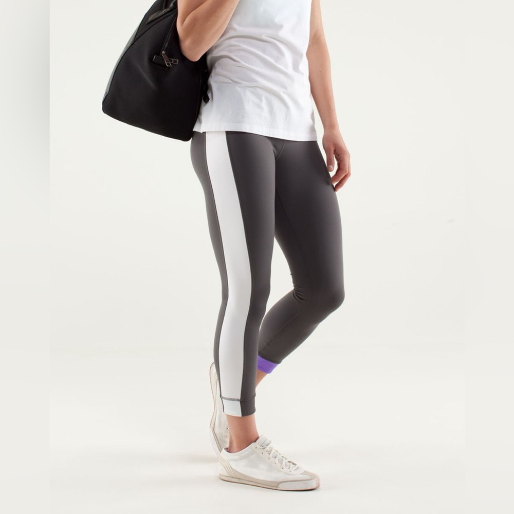 Lululemon Amped Crop
Soot Light / White / Power Purple Leggings